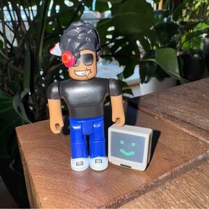 Roblox Series 5 Simbuilder action figure